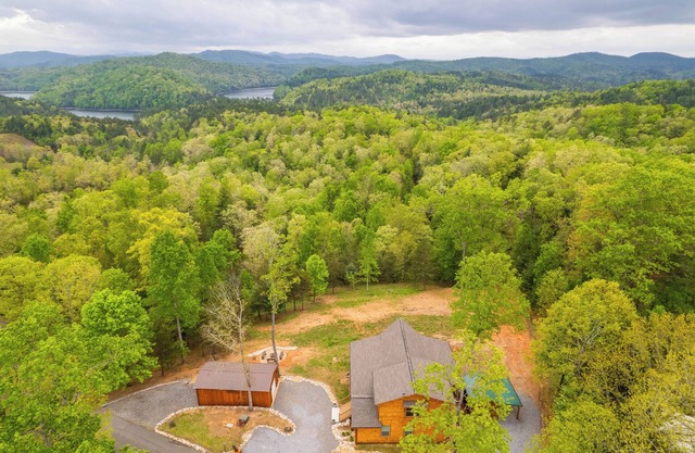 Discover Your Perfect Getaway: Where Furry Friends and Foodies Feel at Home!