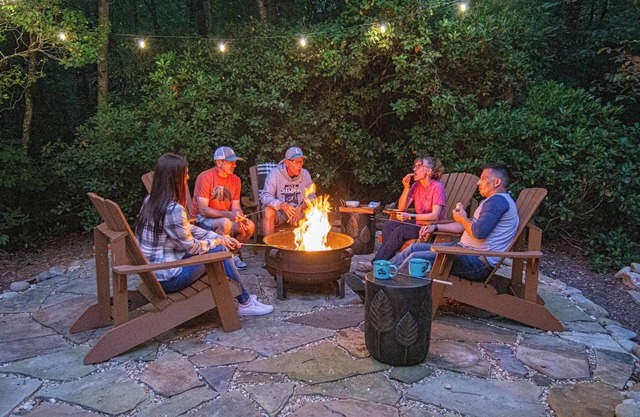 Private Cabin w/ Fire Pit, Hot Tub & Stargazing