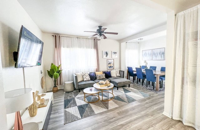 8 Beds Home with 4 Car Parking Space - Near DTLB