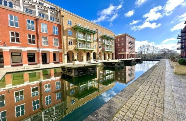 NEC. Stunning Solihull Penthouse