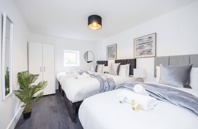 New 1 Build Flat | Workers | Families | Sleeps 3