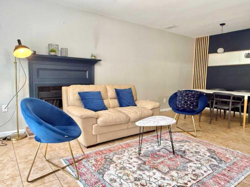 NEW 2b2b ENTIRE TOWNHOUSE PLACE COZY and QUIET SP1271