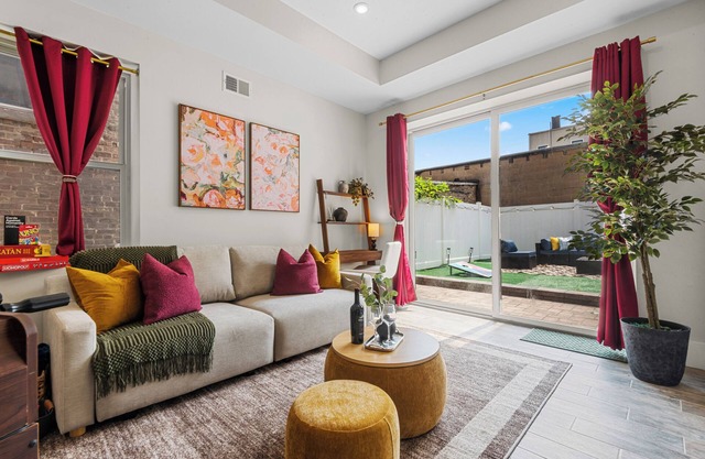 NEW! 3BR/2.5 Bath/15min-NYC /5min-PATH Train, Yard, Gameroom, Parking- SLEEPS 10