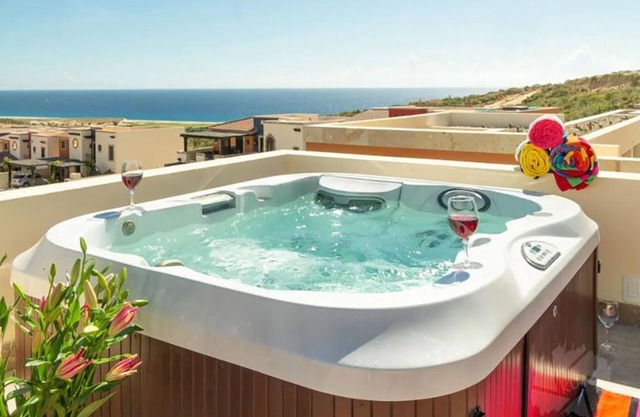 ¡New 3BR-3.5BA w/ Pool, Terrace, Jacuzzi, Golf Course & Oceanview!