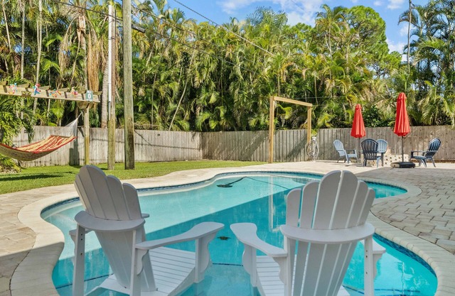 NEW! 50% discount Jan. monthly rental. Close to Beach, Golfing, Shopping, Dining