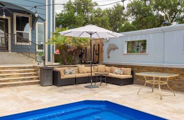 NEW! Beautiful Lake Front Home w/ Pool!