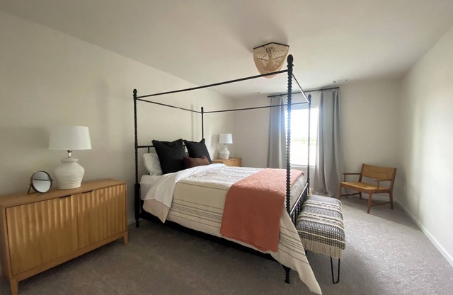 New!!! Boiling springs Luxury Lake front home- sleeps 6 people