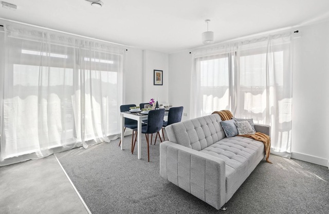 New Building 2 Bed 2 Bath Minutes From Heathrow