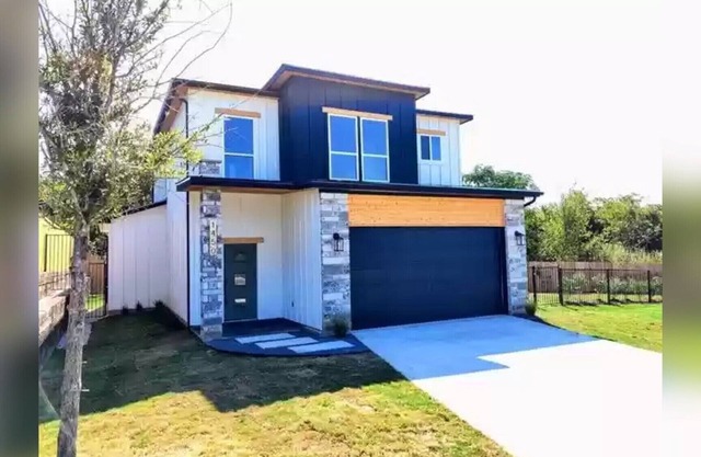 *NEW* Clean & Modern Living Close to all Fort Worth's best spots
