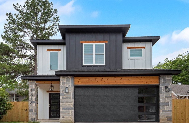 New Contemporary Home - Bright & Spacious!