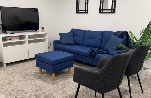 New Cozy 2 BR suite w/ king bed