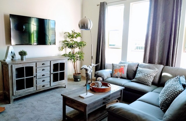 Nueva casa unifamiliar en el corazón de Foothill Ranch