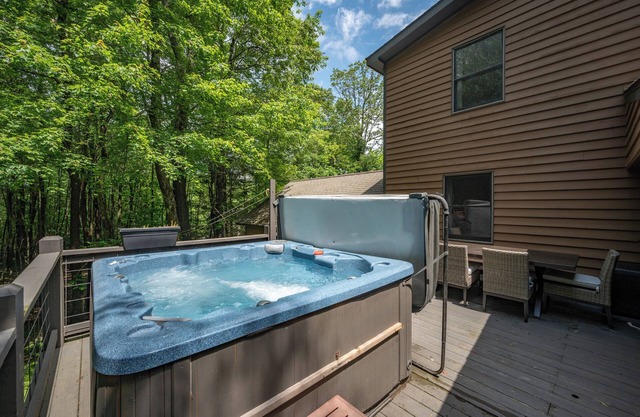 New! Dog Friendly Wooded Escape w/ Hot Tub