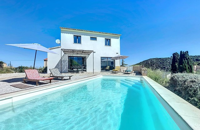 Casa nueva con vista a la piscina climatizada en la barage y Ile Rousse