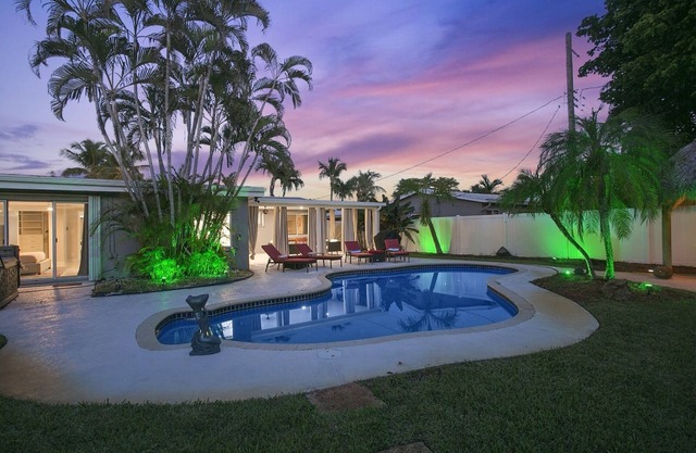 New Heated Pool / Spa Home; Perfect Location!