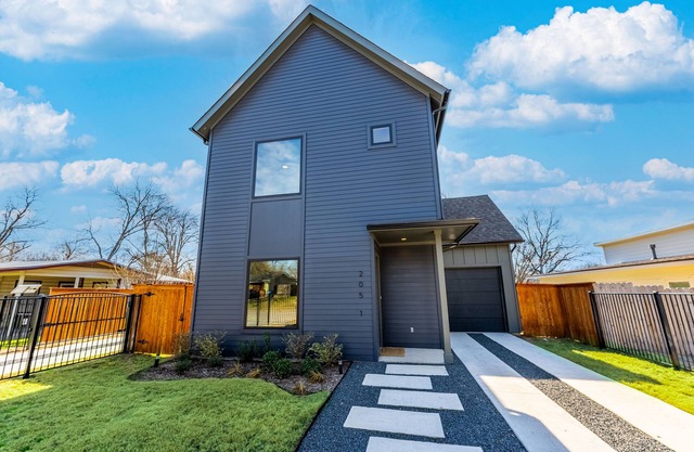 New Home in Austin Midtown---close to everything!