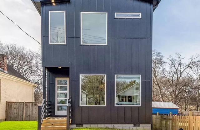New home in Nashville built in 2023! Extremely spacious, great for hosting