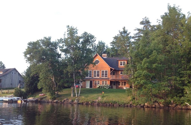 Nuevo Hogar, Nueva Propiedad, en el pintoresco lago Elmore, a 14 millas de Stowe Resorts