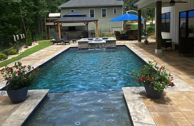 New house on Lake Hartwell with a pool!!