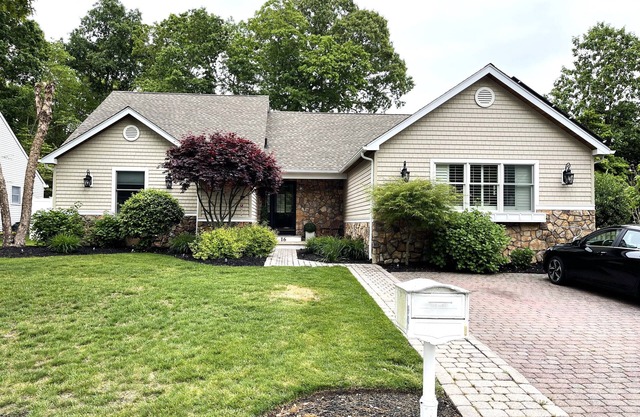 NEW LISTING! Beautiful Luxury Studio 4 miles to Cape May Beach. Sleeps 2