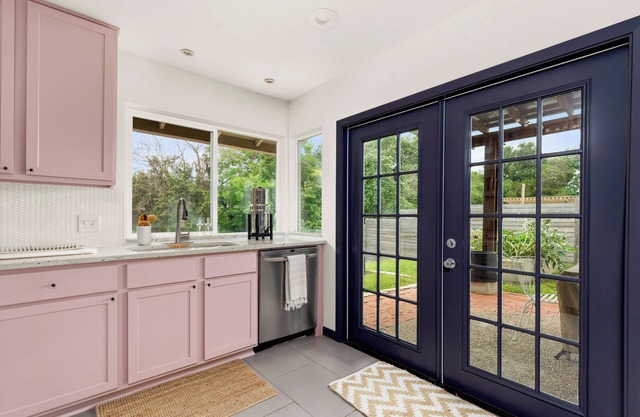 NEW! Mid Century Gem - Office, Sleeps 6, Private