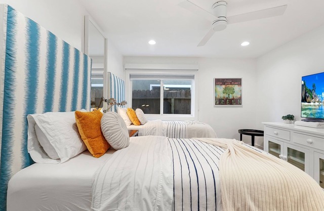 NEW Modern Beach Home 2Bed 2Bath Steps to the Water