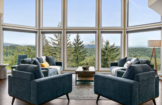 * New Breathtaking property Epic Mt Rainier Views