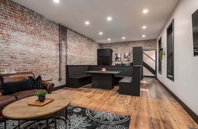 New! Paint it Black! Incredible Rehab - 4br/3.5ba