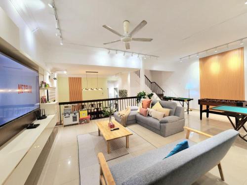 NEW! Petaling Jaya SS2 Landed Home for up to 19 Pax with 5bedroom 4Bath