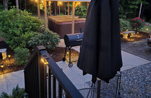 New Private Cottage in Lake Lure w/ Gazebo & Firepit