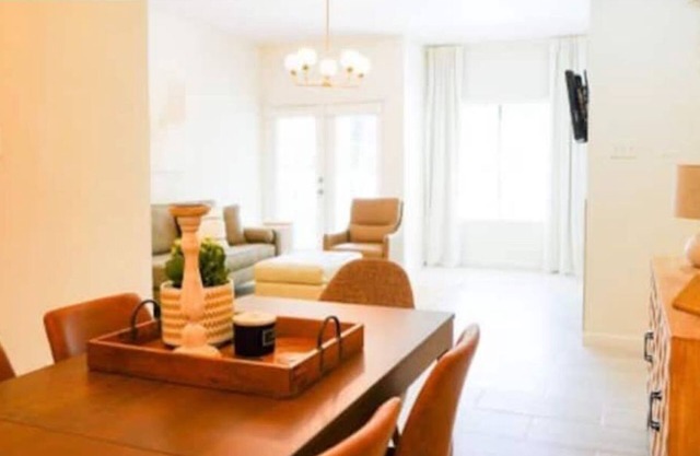 New renovated condo / lake view in Energy Corridor