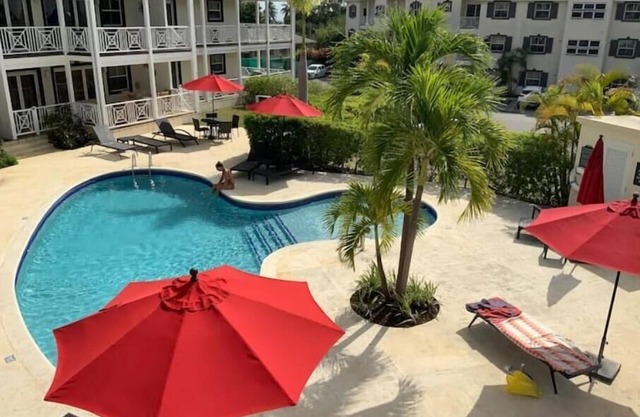 NEW Sandbox Villa 3 BDR Central to West Coast