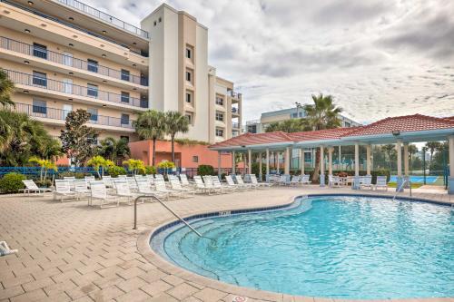 New Smyrna Beach Condo with Balcony and Pool Access