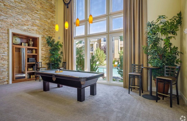 New Trendy 1BR Apartment With Heated Pool Gym Minigolf