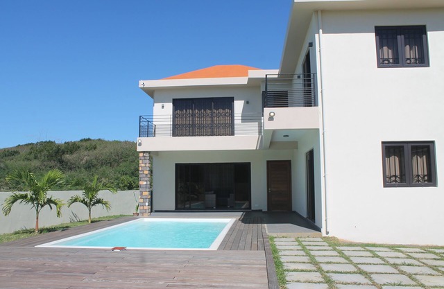 Villa nueva en entorno privado y tranquilo en Calodyne - Lacaz Calodyne