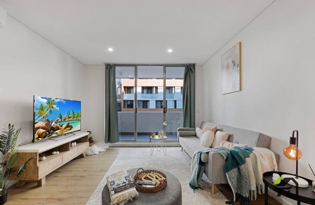 New Vivid 2 bedrooms Apts in Heart of Wolli Creek