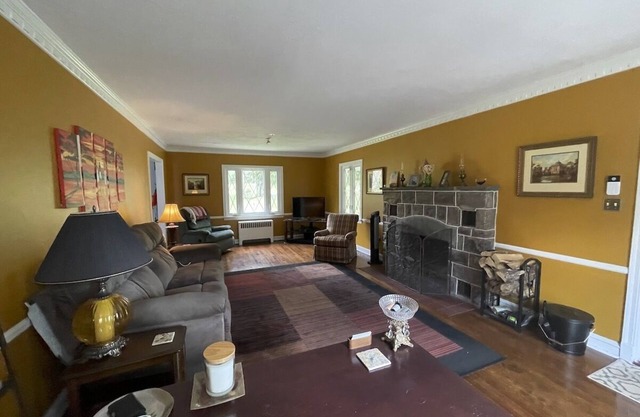 NEW~Warm, Modern 3BR Lodge/Cabin w/ Wood-Burn Fireplace