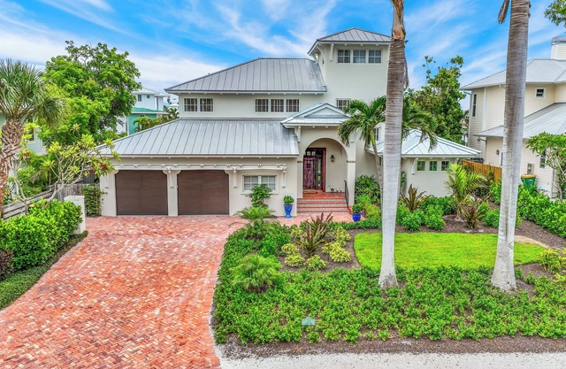 Newly remodeled 4 BR, 6BA Boca Grande Home on the water. 3 blocks to town.