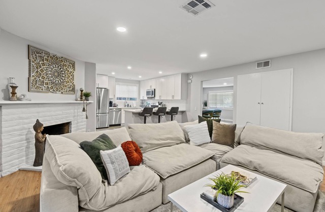 Newly Remodeled Zen 3-bedroom OASIS in West Hills!