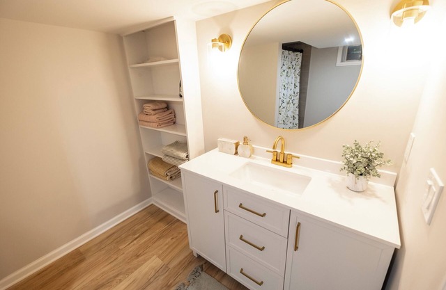 Newly renovated 3-bedroom basement on quiet dead end block, close to Manhattan