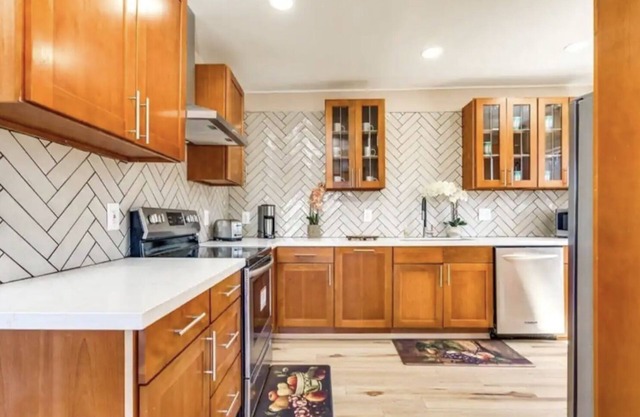 Newly Renovated 3bd / 2 ba