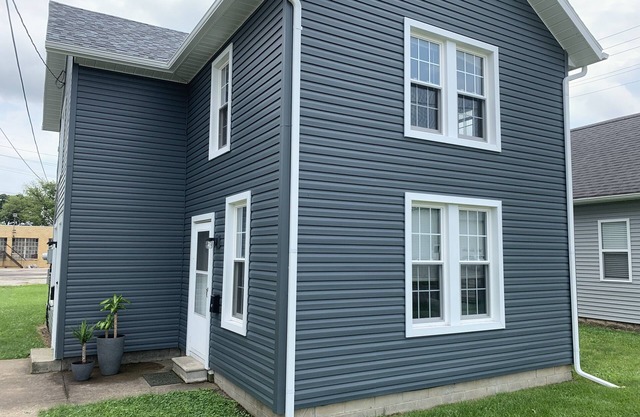 Newly renovated 5 min walk to Jet and downtown Port Clinton