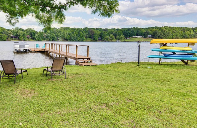 Newly Renovated Lake Bowen Home w/ Game Room!