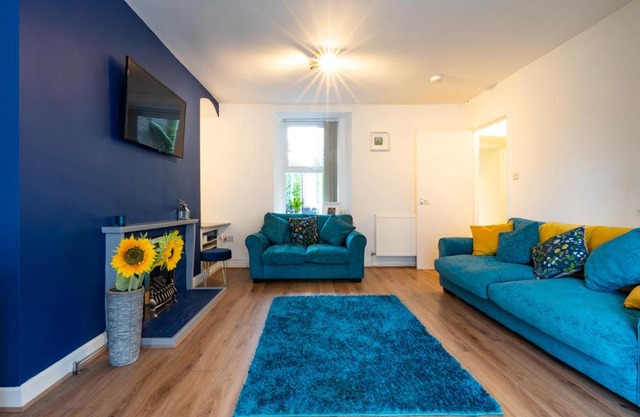 Newly-renovated, mid-terrace cottage in Porthmadog