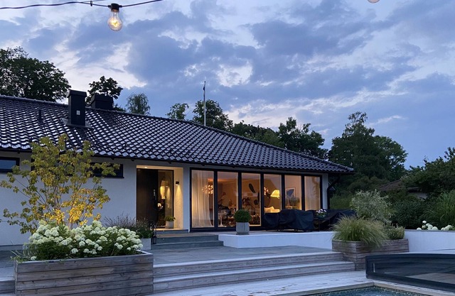 Newly renovated villa with pool close to the sea and city