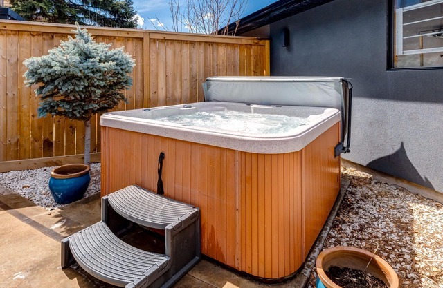 Newly Renovated Single Family Home w/ Hot Tub, Garage & King Bed