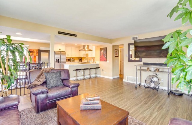 Newport Beach Vacation Rental Steps to Shore!