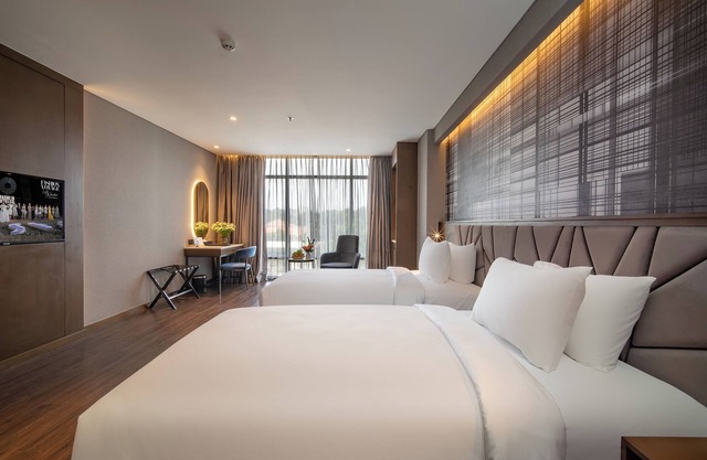 NHAT HA LAVISH HOTEL