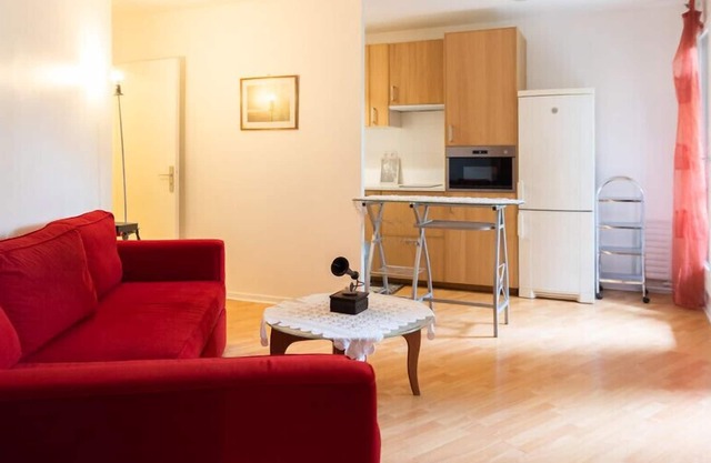 Nice 40m² with balcony near Paris