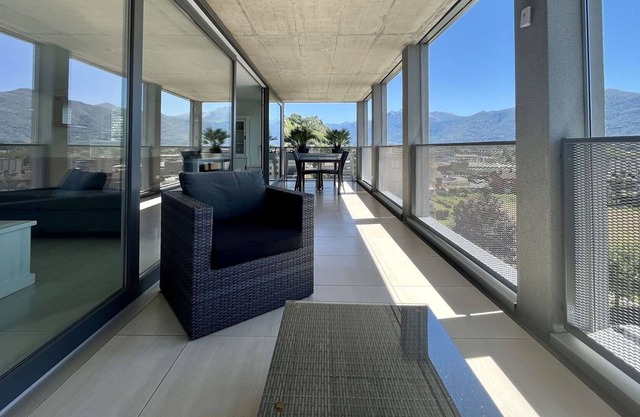Hermoso apartamento para 4 personas con WIFI, TV, terraza, vista panorámica y aparcamiento